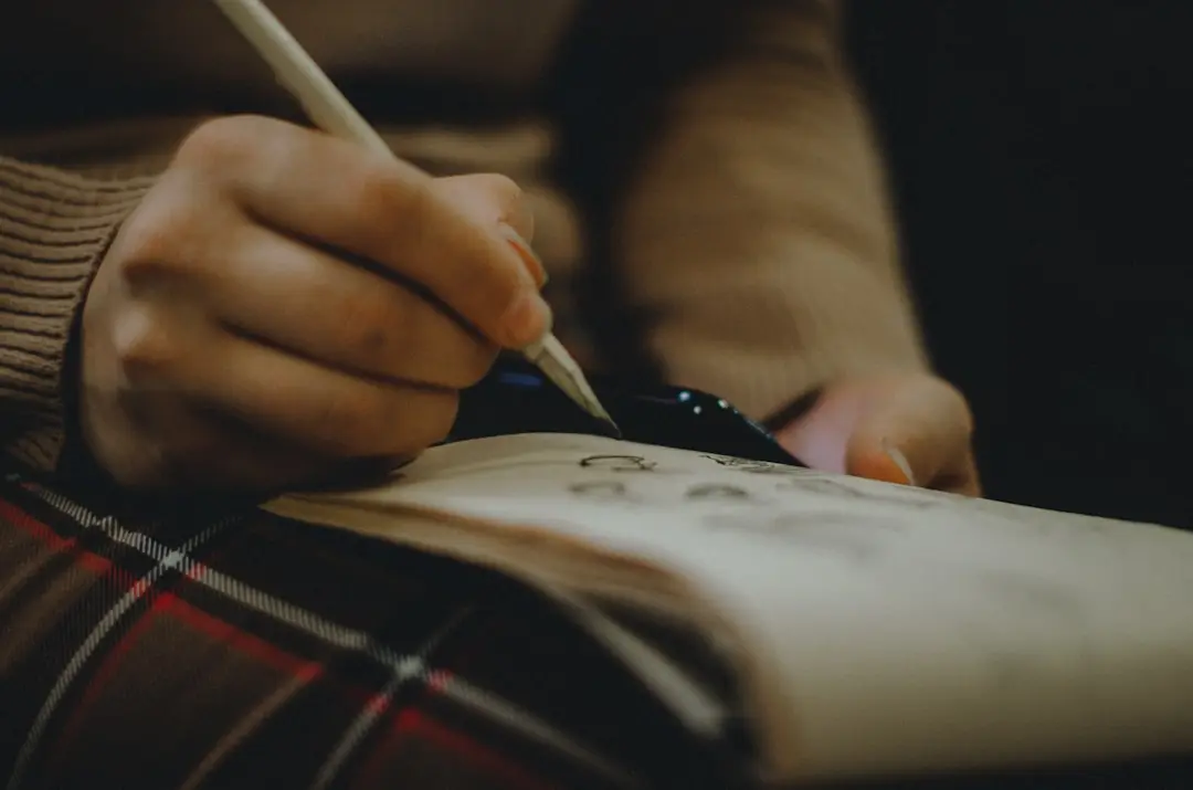 Mengubah Hobi Menulis Menjadi Sumber Penghasilan yang Menguntungkan