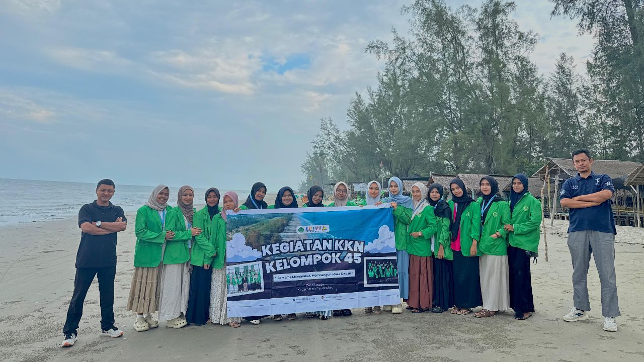 Kunjungan Kepala Pusat Pengabdian ke Desa Leuge