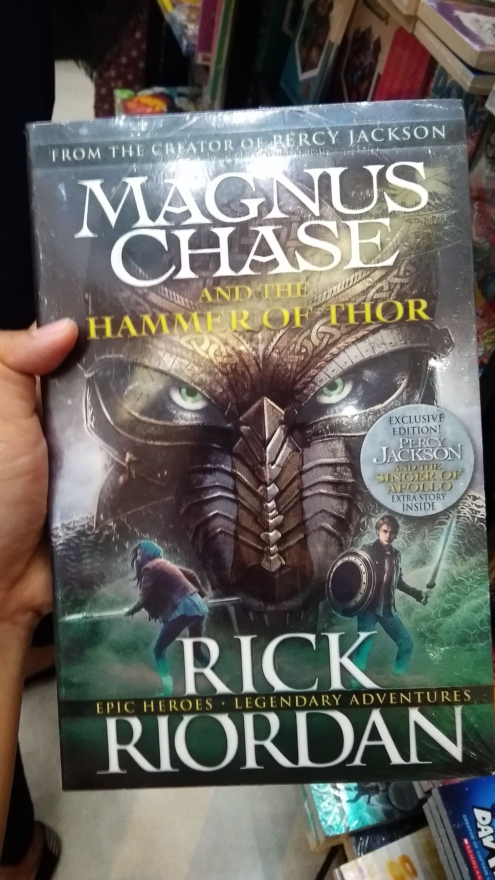 Novel yang Hardcover